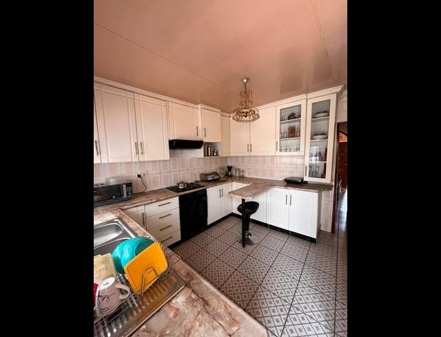 5 BEDROOM HOUSE FOR SALE IN SOSHANGUVE AA